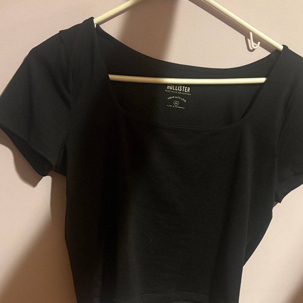 Hollister Women's Classic Black Tee